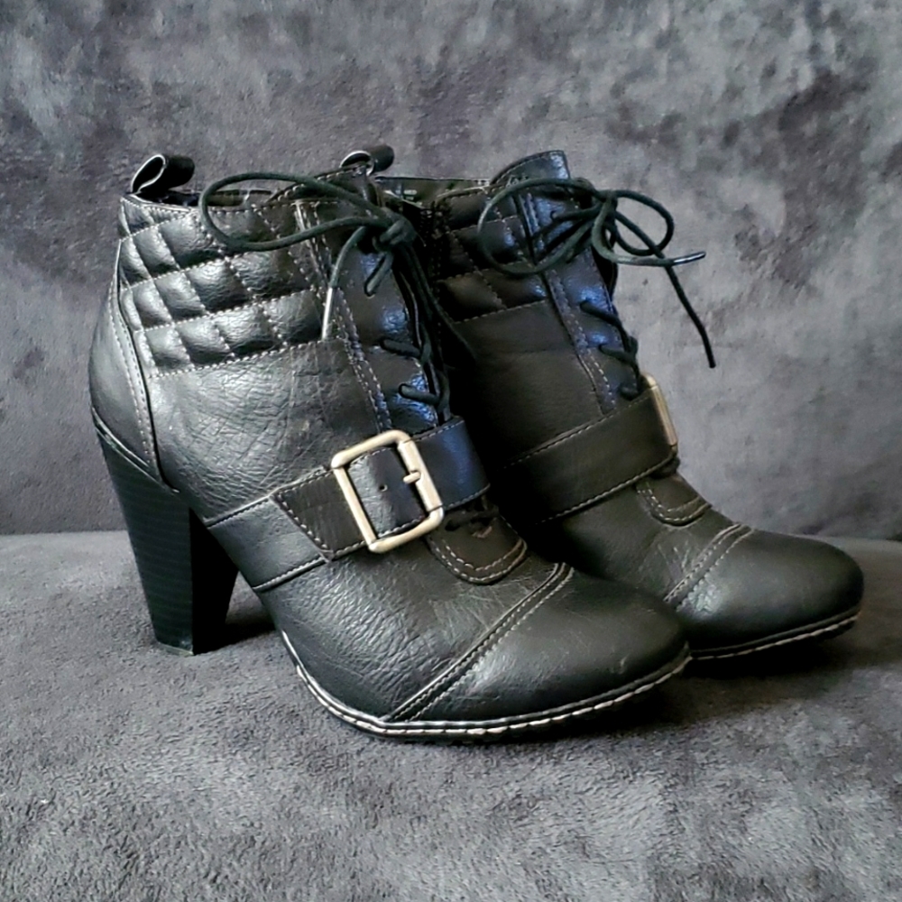 Black ankle boots with heel, size 10